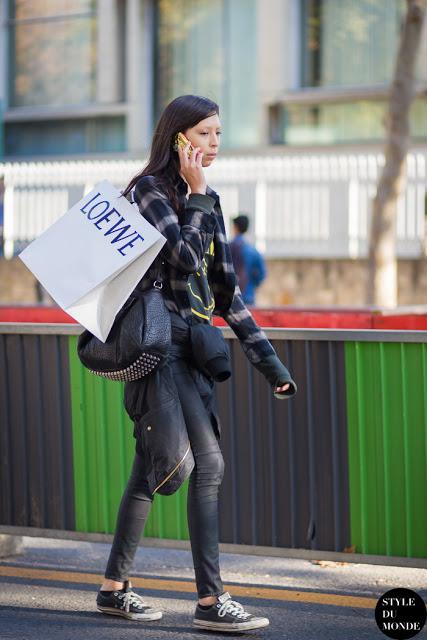 TREND SHOPPING; PLAID SHIRT.-