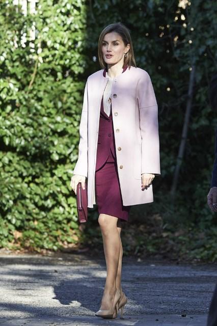 Dña. Letizia, ¿abrigo de Hugo Boss o capa de Zara?