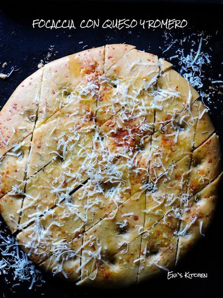 Focaccia con queso de oveja envejecida en manteca!