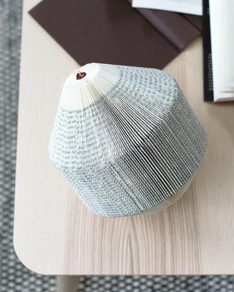 DIY Jarrón reciclando un libro