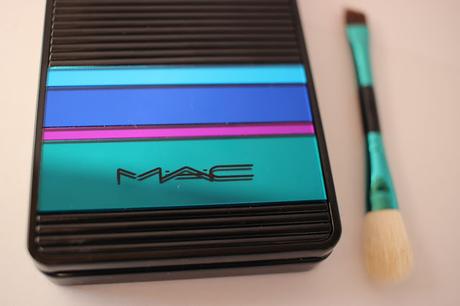 ENCHANTED EVE EYES DE MAC.