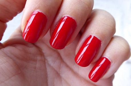 Esmalte de uñas de Revlon con acabado gel, sin lámpara y con duración de 7 días, ¿es real?