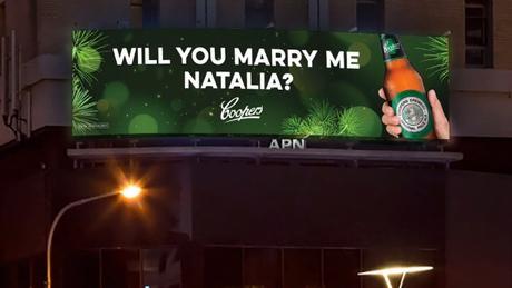 Una marca de cerveza cede sus vallas para que los consumidores lancen sus propios mensajes