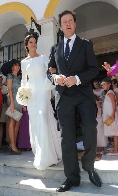 Vestido de novia de África Serra creación de Diz - Foto: www.hola.es 