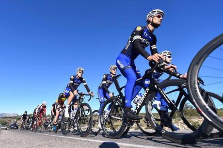 A rueda de Boonen y Tony Martin. Ciclored.com dentro del Etixx
