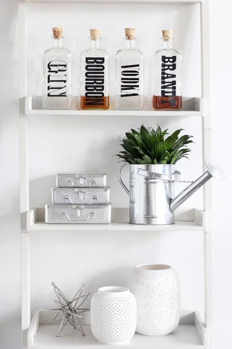 Un depa alegre y moderno en blanco y negro Happy, colorful apartment in black and white / Departamento alegre y moderno en blanco y negro // casahaus.net