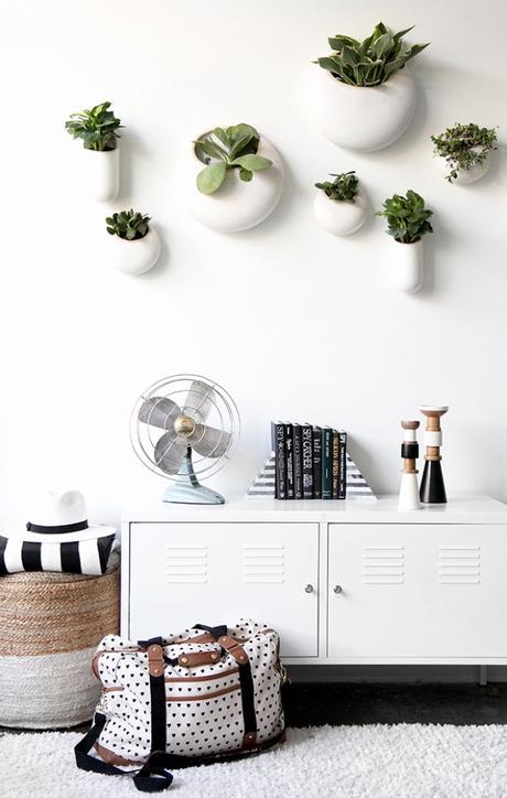 Un depa alegre y moderno en blanco y negro Happy, colorful apartment in black and white / Departamento alegre y moderno en blanco y negro // casahaus.net