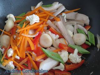 FIDEOS DE BATATA CON VERDURAS Y TOFU ESTILO VIETNAMITA. RECETA VEGANA SIN GLUTEN.