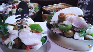 Barquillos de pepinos rellenos