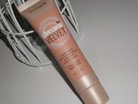 Dream Velvet , la nueva base hidratante y matificante de Maybelline .