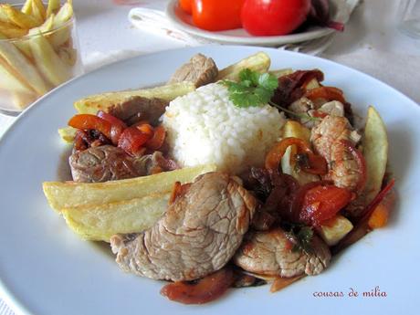 Lomo saltado peruano 