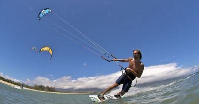 ¿Por qué practicar Kitesurf en Tarifa?