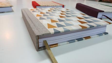 Taller de encuadernación tradicional en Bilbao.