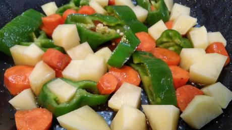 Salchichas con verduras en Slow Cooker