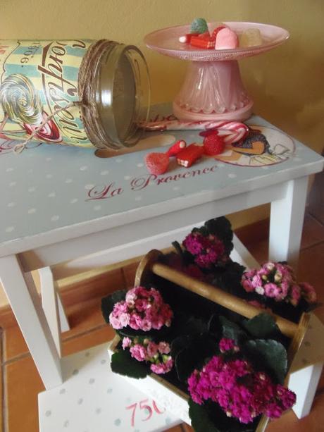 vuelvo con otro taburete