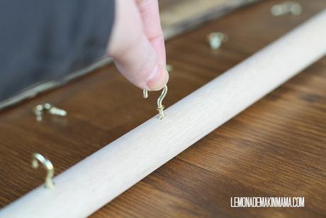 Hazte un colgador de collares y pendientes DIY como este handmade!