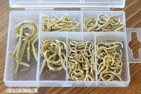 Hazte un colgador de collares y pendientes DIY como este handmade!