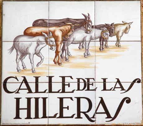 Calle de las Hileras: Tres historias para un mismo origen