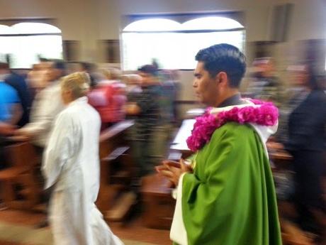 Alegría en una Misa de Rapa Nui