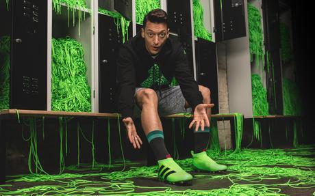 Adidas presenta sus zapatillas Ace 16+ PureControl que se producen con el mismo material de las cubiertas para Smartphone y sin correas