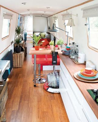 Casa Rustica en un Bote