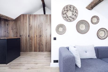 vigas en el techo estilo rústico moderno estilo nórdico escandinavo decoración espacios pequeños decoracion diseño interiores decoración áticos cocinas negras nordicas blog decoración nórdica 