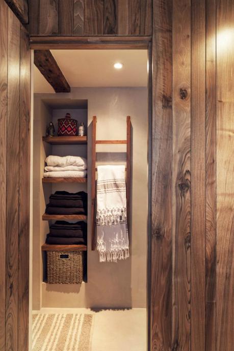 vigas en el techo estilo rústico moderno estilo nórdico escandinavo decoración espacios pequeños decoracion diseño interiores decoración áticos cocinas negras nordicas blog decoración nórdica 