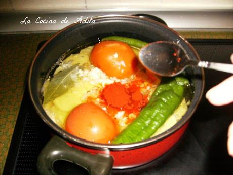 Patatas con almejas, o chirlas