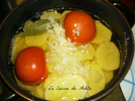 Patatas con almejas, o chirlas
