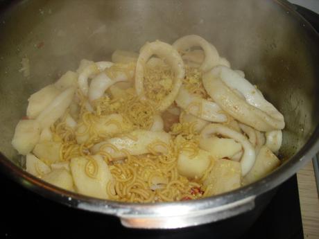 RECETA FÁCIL DE CAZUELA DE CALAMARES Y LANGOSTINOS LA COCINITA DE AROA