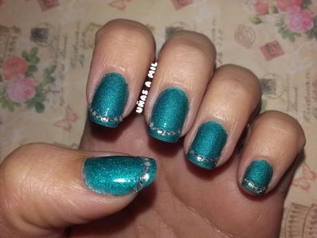 diseño_uñas_nail_art_sencillo_verde_plateado_perlas_dorleac (2)