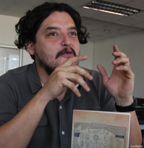 Roberto Ramírez Paredes, autor de La ruta de las imprentas (Foto, diario La Hora).