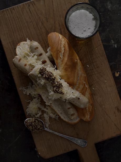 BRATWURSTS CERVECERAS CON CHUCRUT BRATWURSTS CERVECERAS CON CHUCRUT