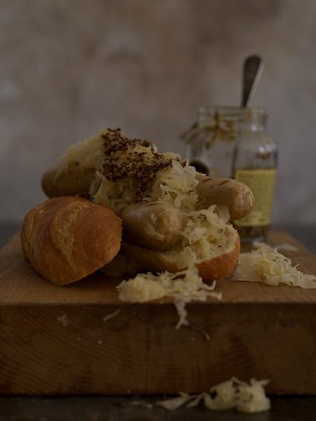 BRATWURSTS CERVECERAS CON CHUCRUT BRATWURSTS CERVECERAS CON CHUCRUT