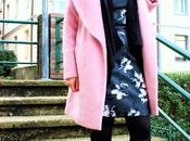 looks vestido flores abrigo rosa