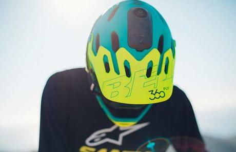 Bell Super 2R 360fly: el primer casco para mountain bike con camara de 360º integrada