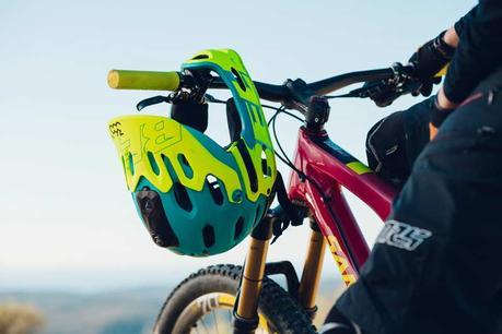 Bell Super 2R 360fly: el primer casco para mountain bike con camara de 360º integrada