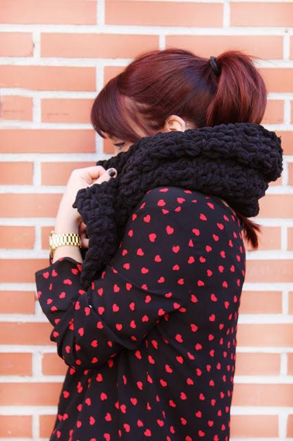 BUFANDA DE GANCHILLO NEGRA