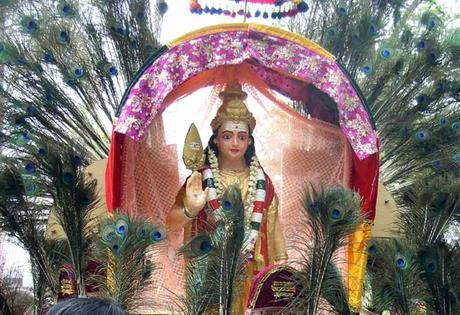 Thaipūsam festival y la lanza