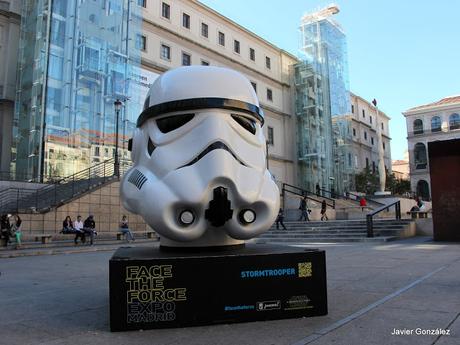 Exposición de 8 cascos en las calles de Madrid. Exhibition 8 helmets in Madrid streets