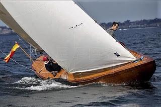 Mientras su hija y su yerno son  juzgados en Palma, el rey Juan Carlos rejuvenece en La Florida.