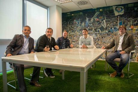 Raúl Verdú con el equipo de análisis de fútbol de la Agencia de Jugadores