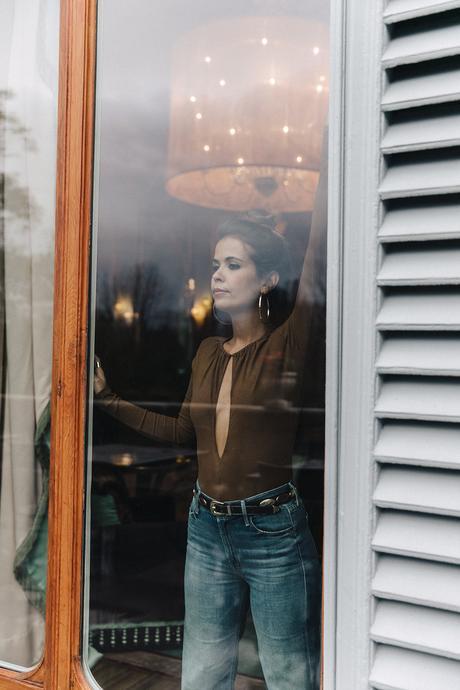 Luisa_Via_Roma-Firenze_For_Ever-Camel_Body-Reformation-Mother_Jeans-Snake_Boots-Hoop_Earrings-Outfit-Collage_Vintage-Florence-Villa_Cora_Hotel-102