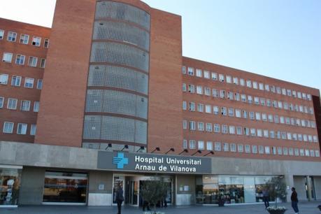 Investigan a un Técnico en Cuidados Auxiliares de Enfermería del Arnau de Vilanova por inyectar un líquido a un paciente que le dejó en coma ‪#‎Lleida‬