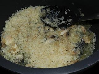 Risotto de champiñones y gambas o gambones con queso viejo.