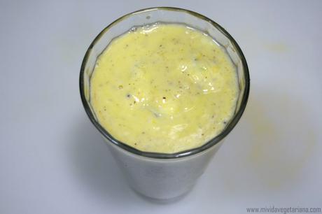 Batido tropical de piña y kiwi