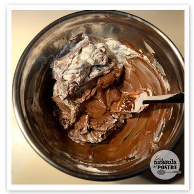 TARTA DE QUESO DE CHOCOLATE CON FRUTOS ROJOS / CHOCOLATE CHEESECAKE WITH RED BERRIES TARTA DE QUESO DE CHOCOLATE CON FRUTOS ROJOS / CHOCOLATE CHEESECAKE WITH RED BERRIES