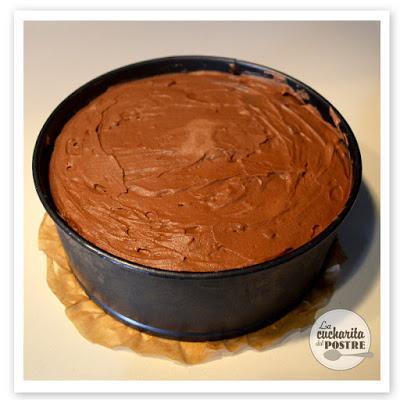 TARTA DE QUESO DE CHOCOLATE CON FRUTOS ROJOS / CHOCOLATE CHEESECAKE WITH RED BERRIES TARTA DE QUESO DE CHOCOLATE CON FRUTOS ROJOS / CHOCOLATE CHEESECAKE WITH RED BERRIES