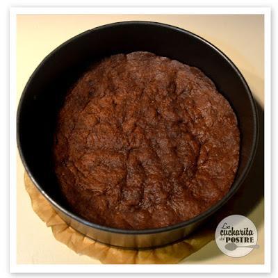 TARTA DE QUESO DE CHOCOLATE CON FRUTOS ROJOS / CHOCOLATE CHEESECAKE WITH RED BERRIES TARTA DE QUESO DE CHOCOLATE CON FRUTOS ROJOS / CHOCOLATE CHEESECAKE WITH RED BERRIES