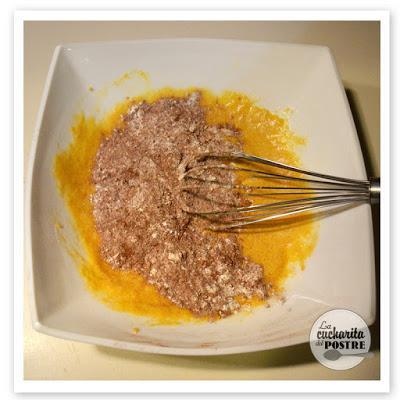 TARTA DE QUESO DE CHOCOLATE CON FRUTOS ROJOS / CHOCOLATE CHEESECAKE WITH RED BERRIES TARTA DE QUESO DE CHOCOLATE CON FRUTOS ROJOS / CHOCOLATE CHEESECAKE WITH RED BERRIES